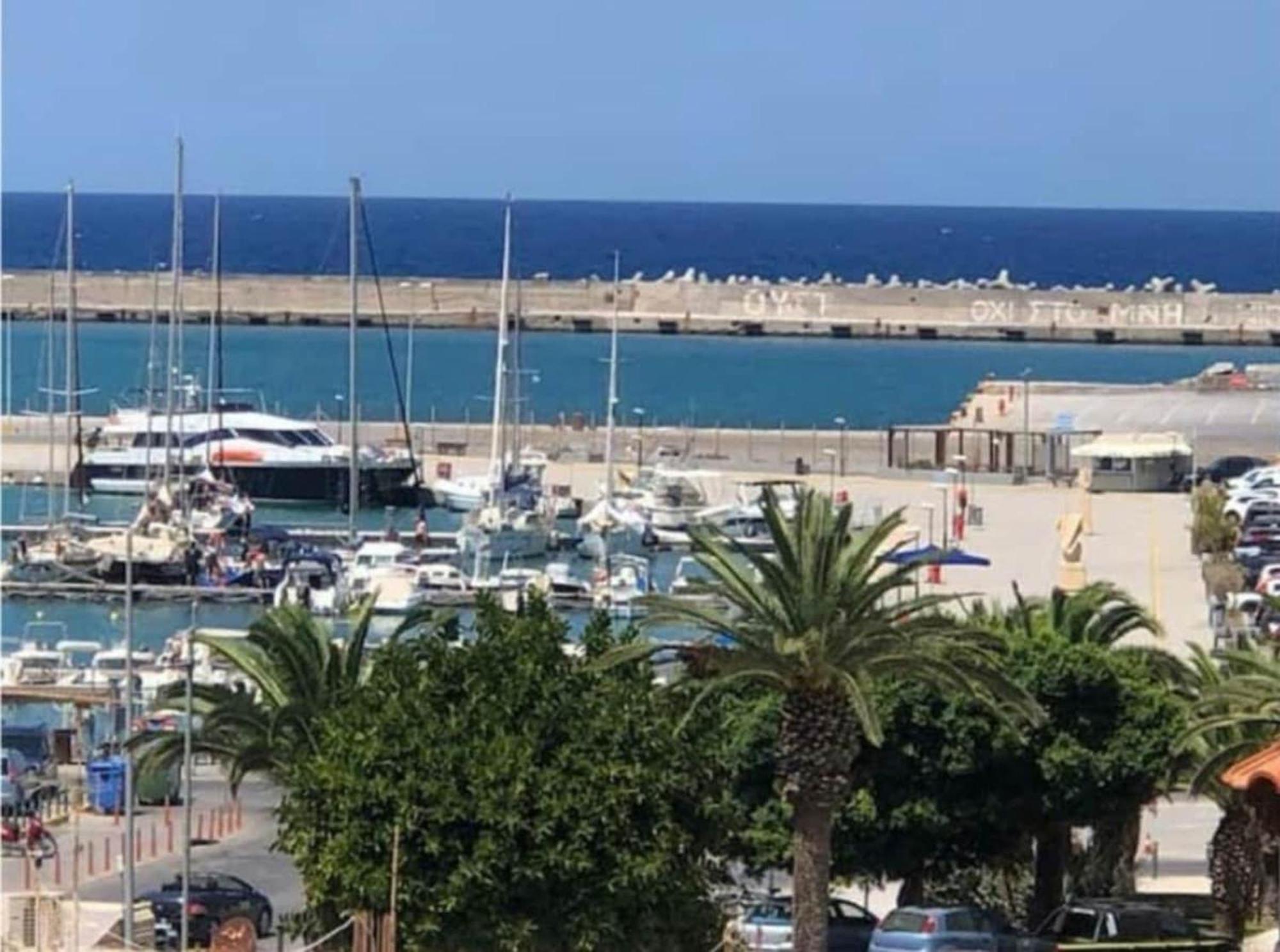 Kate Apartment, Across The Marina 레팀노 외부 사진